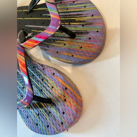 Showaflops~NWT~Girls Multi-Neon Flip Flop~Antimicrobial~Slip Resistant~Size 13/1 - Picture 5 of 13